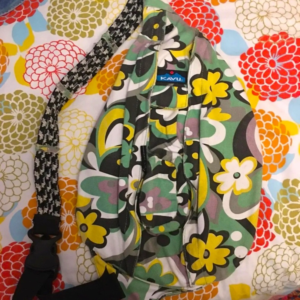 Kavu Limited Edition Floral Bag